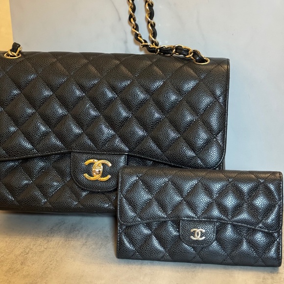 Chanel classic flap bag and matching wallet - Picture 1 of 6